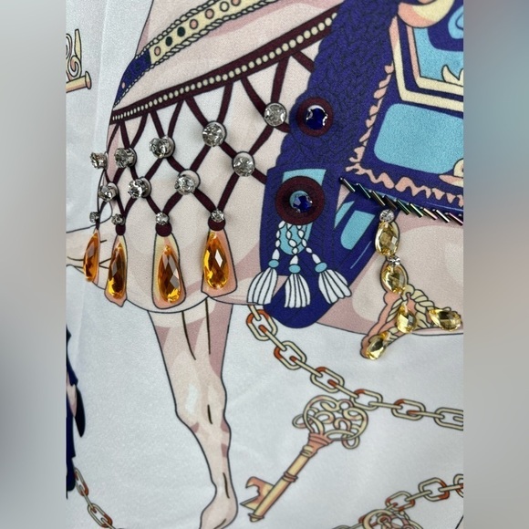 British Pearl Royal Horse Embellished Oversized Blouse & Skinny Pants Suit Set. - Picture 12 of 17